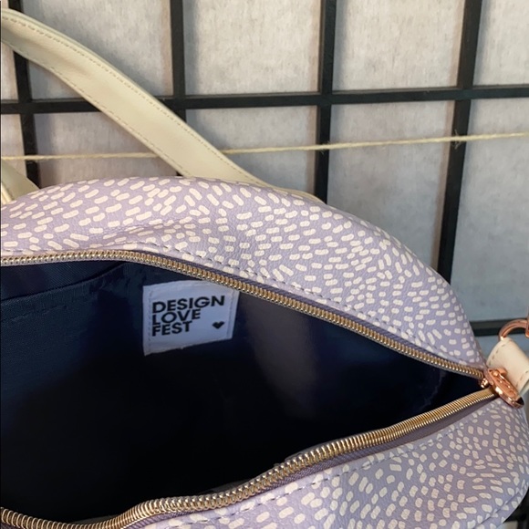 Round lavender small crossbody bag - Picture 2 of 8